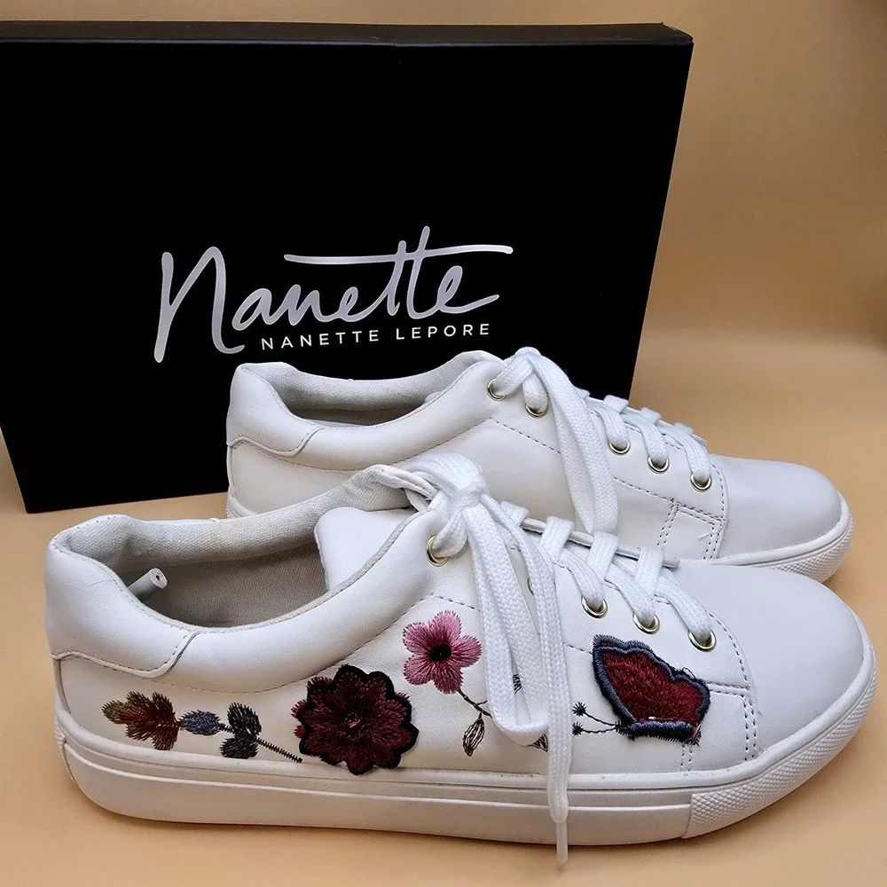 Nanette Lepore Wildflower‎ Sneakers Womens 8M White Embroidered Floral Butterfly